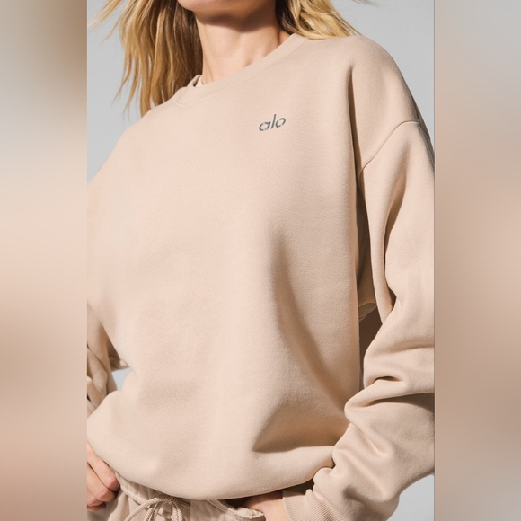 Alo Yoga Accolade Crew Neck Pullover - Picture 3 of 4